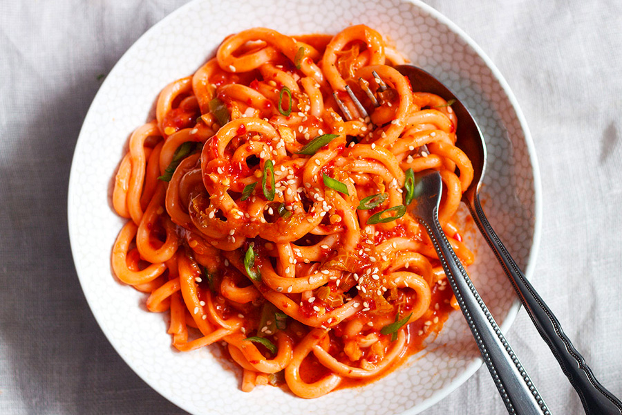 salsa con spaghetti udon